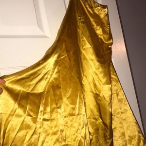 Golden superhero cape💛